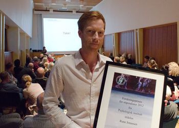 Rune Jonassen med stipendiatprisen.